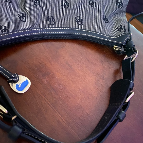 Dooney Bourke purse - Picture 2 of 8